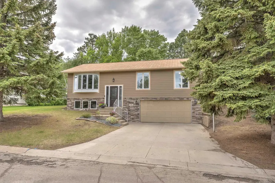 5 Glacial Court, Minot, ND 58703 - #3