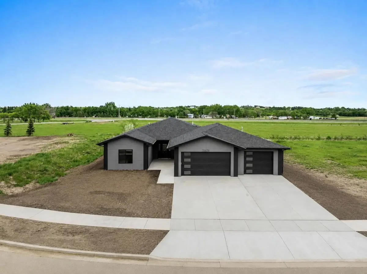 3801 45TH ST SE, Minot, ND 58701 - #1