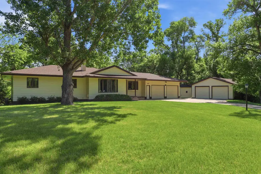 4401 37th St. SE, Minot, ND 58701 - #3