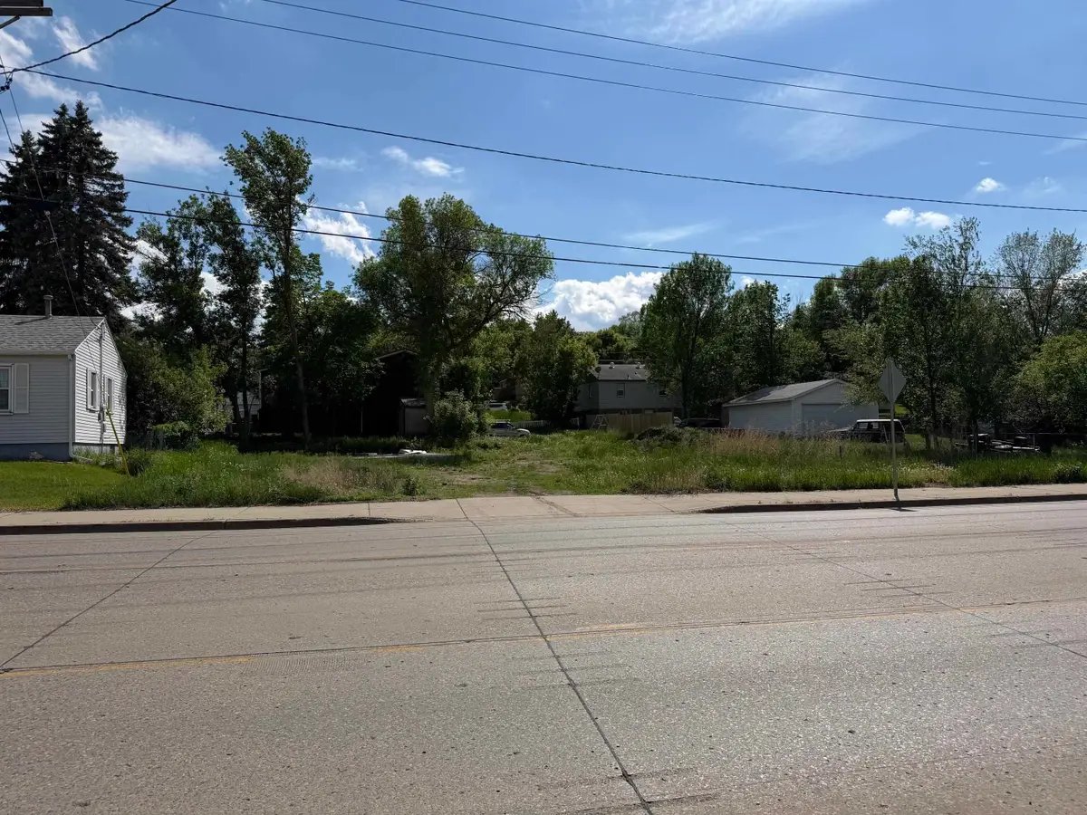 1208 VALLEY STREET, Minot, ND 58701 - #1