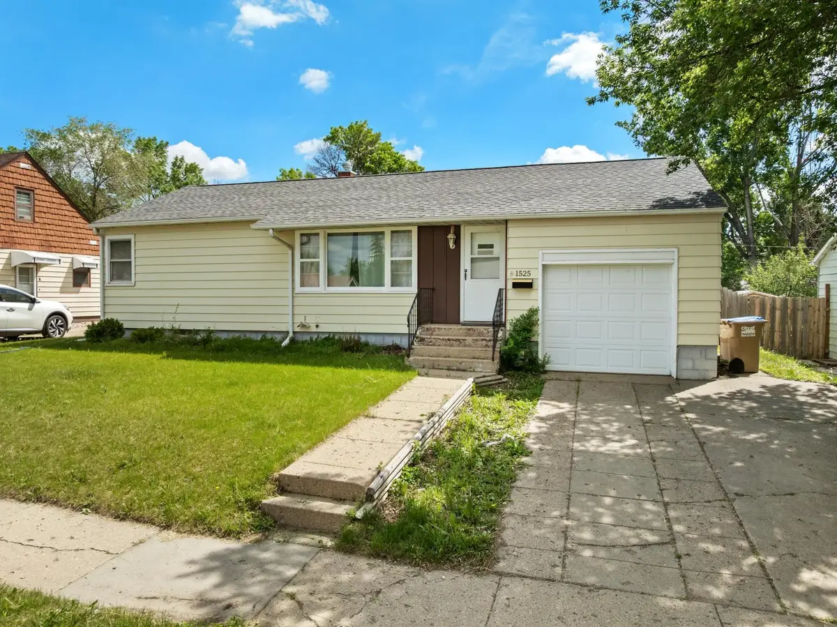 1525 Main St S, Minot, ND 58701 - #1