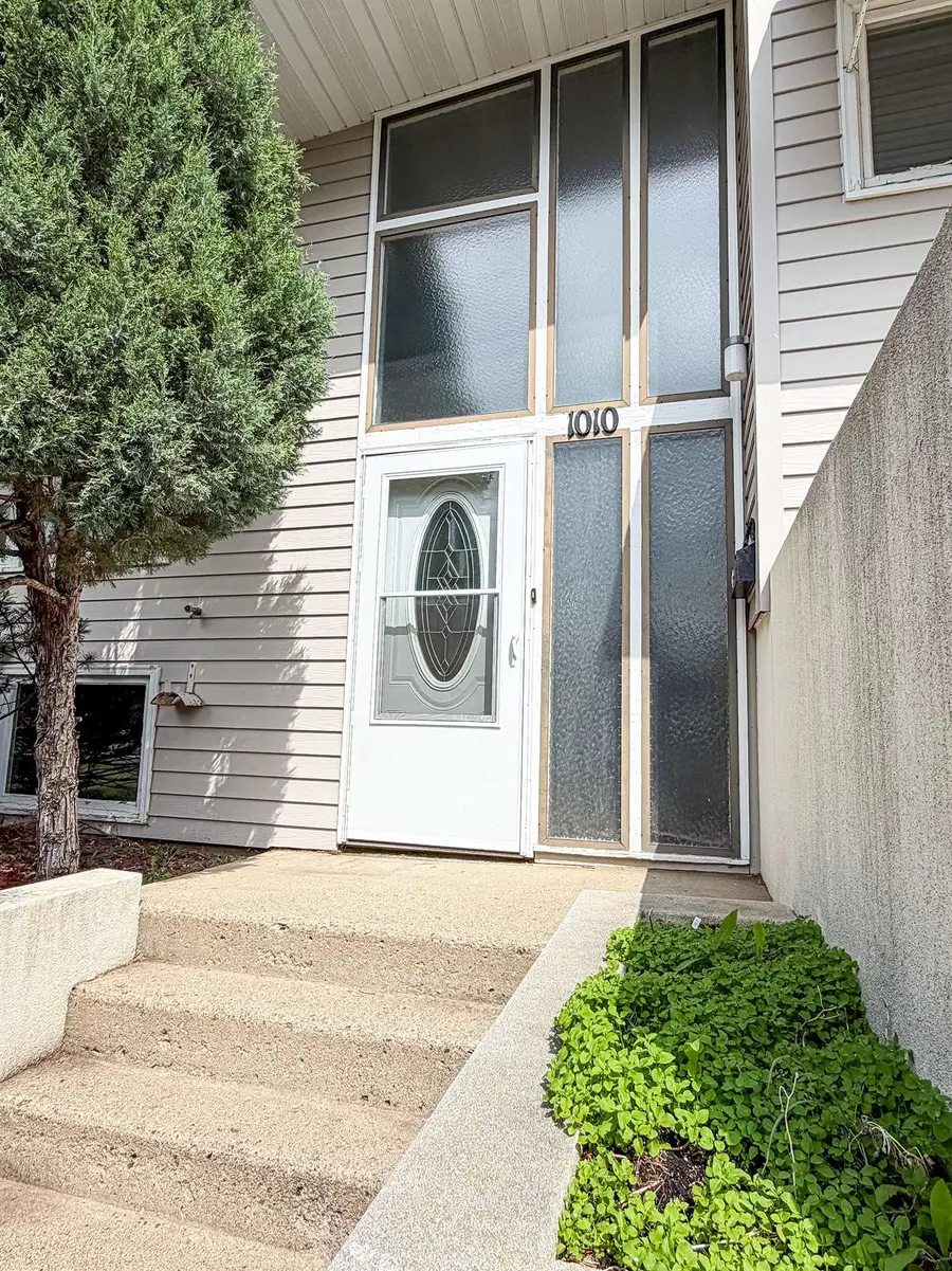 1010 5th St NE, Minot, ND 58703 - #2