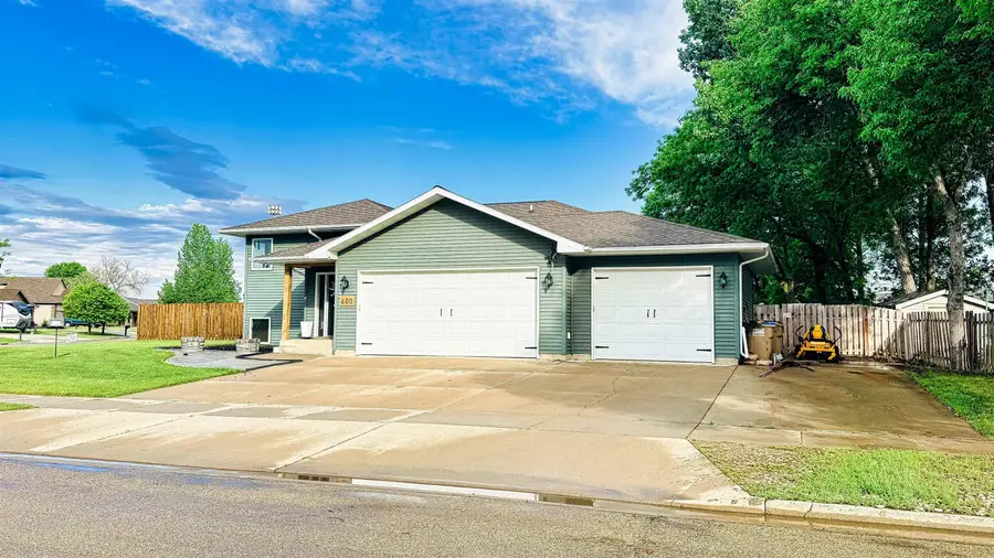 600 SW 22nd St., Minot, ND 58701 - #2