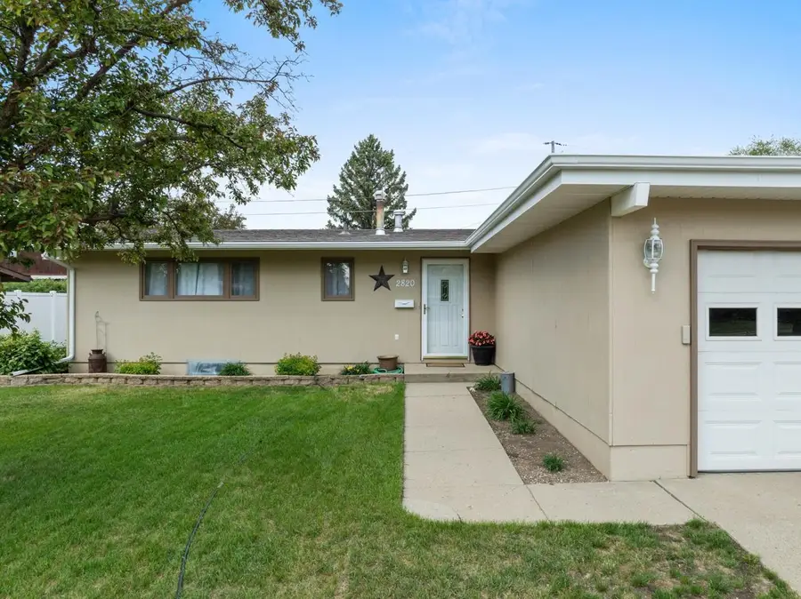 2820 1st AVE SW, Minot, ND 58701 - #3