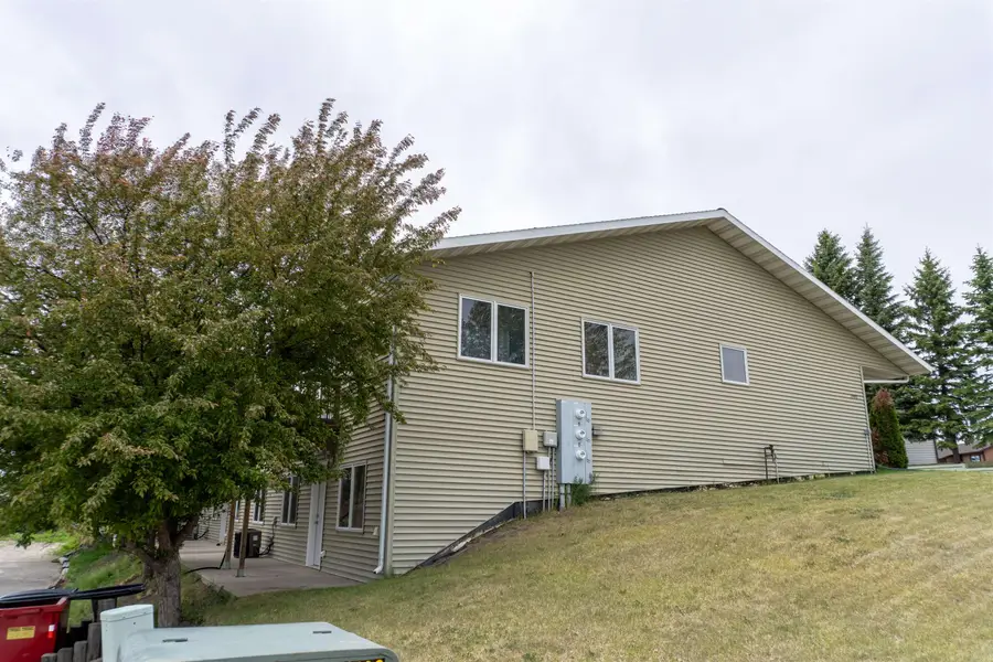 1503 16TH ST NW UNIT A, Minot, ND 58703 - #3