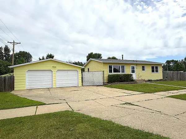 2300 NW 8th St, Minot, ND 58703