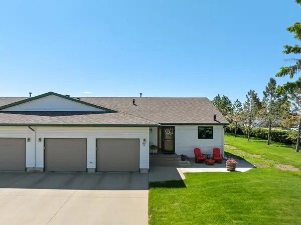 905 33rd Ave SW, Minot, ND 58701