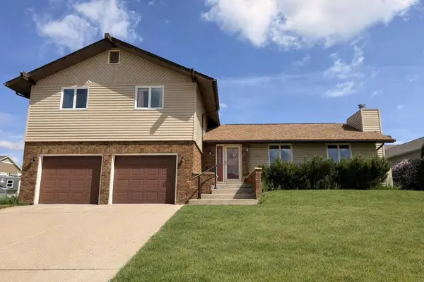 601 13th Ave NE, Minot, ND 58703-1569