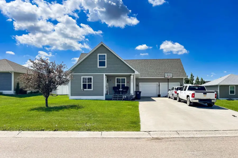 402 9th Ave SE, Stanley, ND 58784 - #2