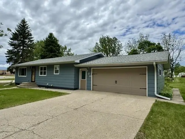 720 S Main St, Stanley, ND 58784 - #1
