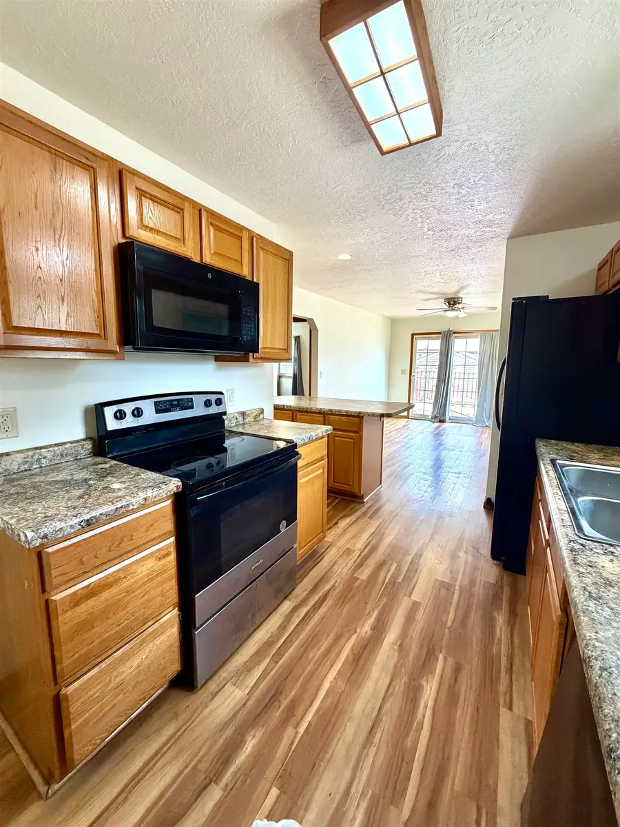 220 18th St SE, Minot, ND 58701 - #2