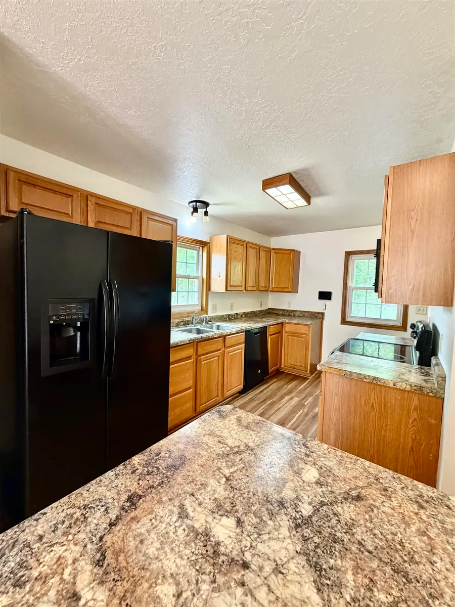 220 18th St SE, Minot, ND 58701 - #3