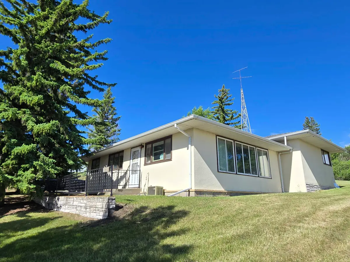 102 1st Ave NE, Kenmare, ND 58746 - #1