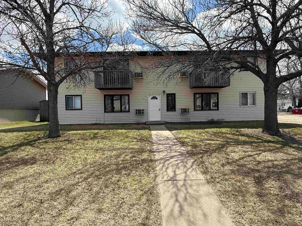 608 SE 18th Avenue SE, Minot, ND 58701 - #1