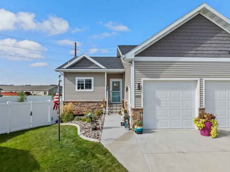 3500 WAGGLE WY SE, Minot, ND 58701-3159 - #2