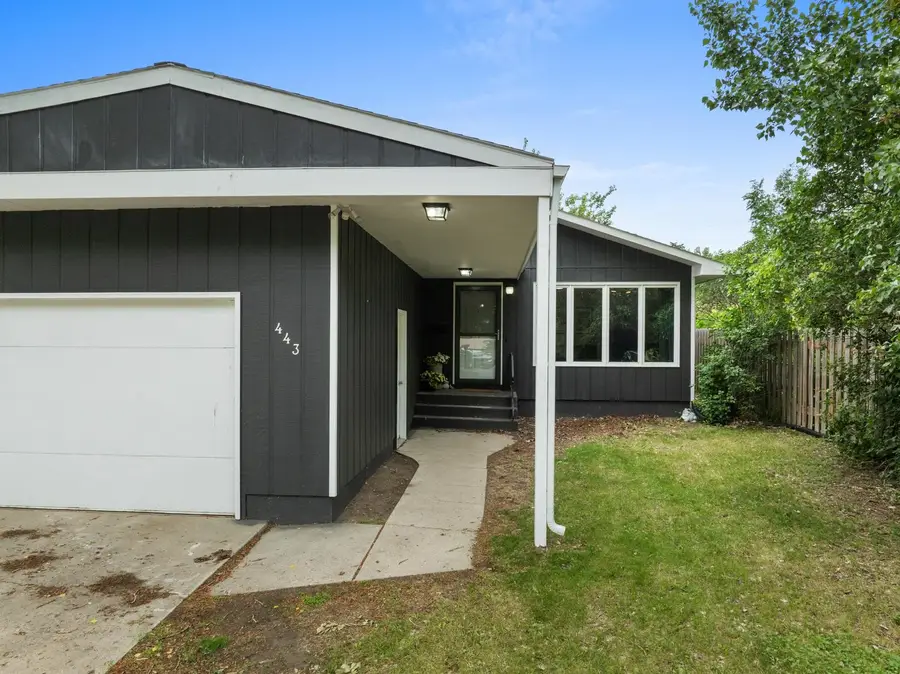 443 23rd St NW, Minot, ND 58703 - #2