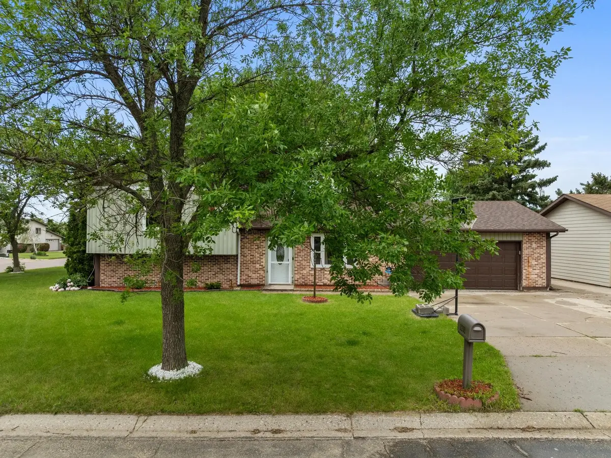 1201 25th PL NW, Minot, ND 58703 - #1
