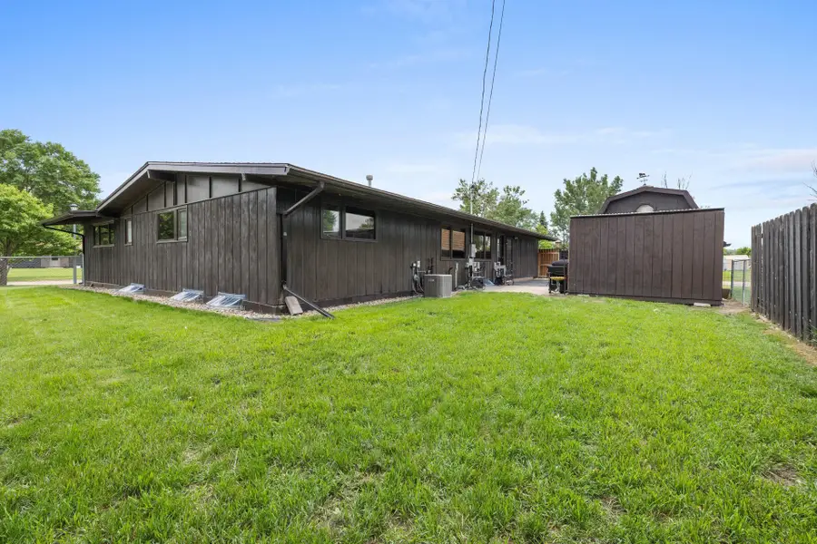 138 28TH ST SW, Minot, ND 58701 - #2