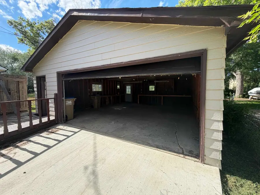 1624 Central Ave W, Minot, ND 58703 - #2