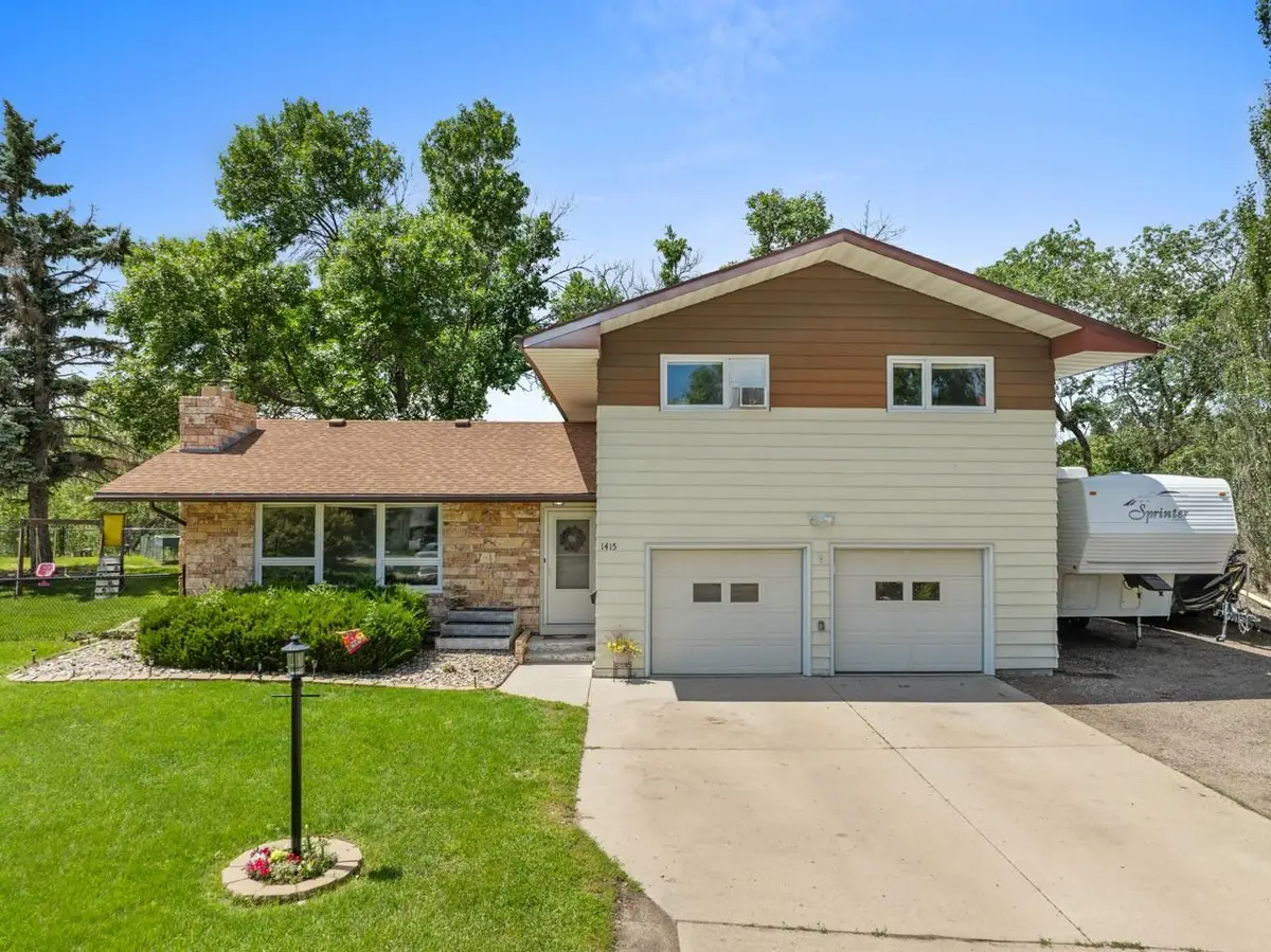 1415 13th AVE NW, Minot, ND 58703 - #1