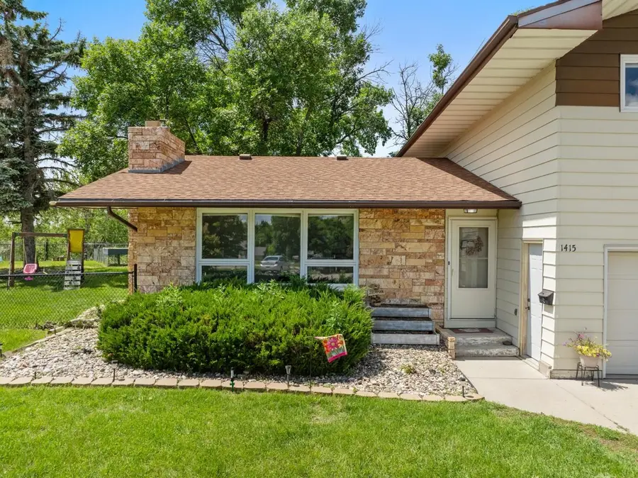 1415 13th AVE NW, Minot, ND 58703 - #2