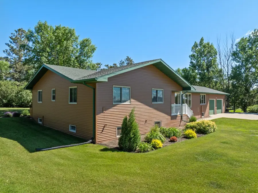 3900 16th ST NW, Minot, ND 58703 - #3
