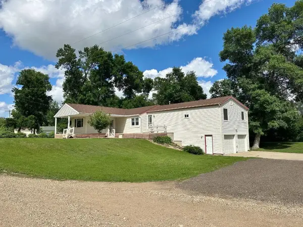 2220 73rd St NW, Minot, ND 58703-0000