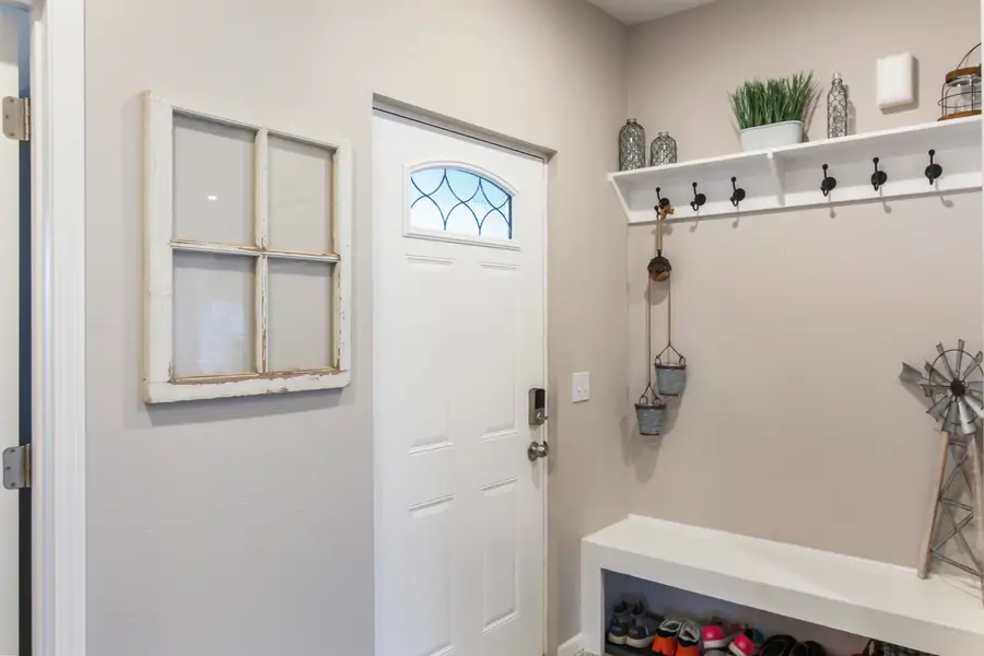 58 Mulberry Lp NE, Minot, ND 58703 - #2