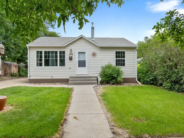 804 19th St NW, Minot, ND 58703-1804