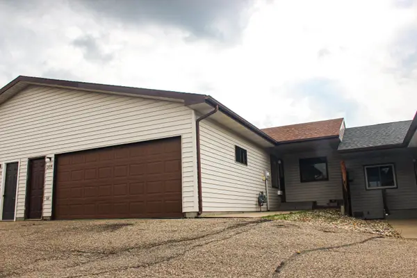 2015 12th St. NW, Minot, ND 58703
