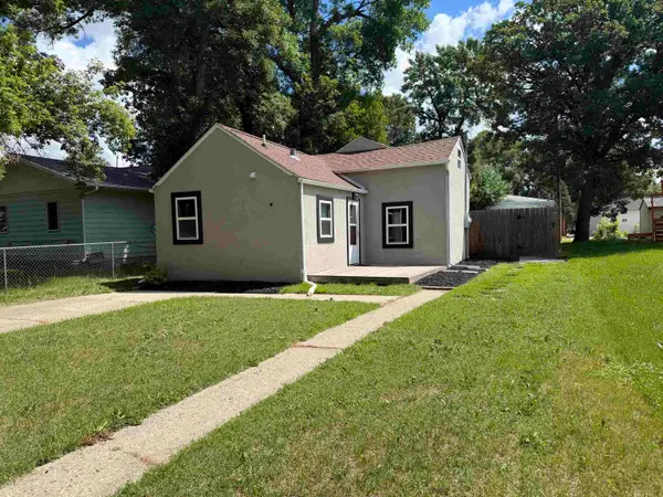 109 17th St SE SE, Minot, ND 58701