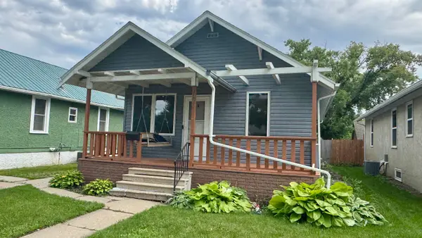 1019 7th Ave NW, Minot, ND 58703