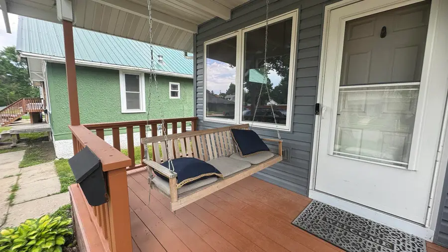 1019 7th Ave NW, Minot, ND 58703 - #2