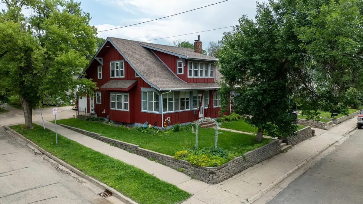 703 MAIN ST S, Minot, ND 58701 - #1