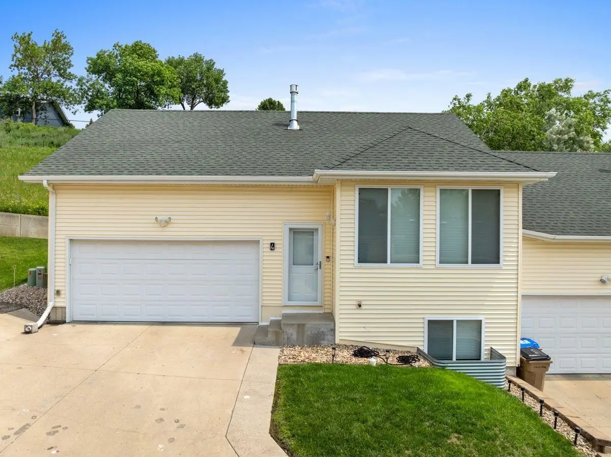 1112 Delmar Ct #4, Minot, ND 58703 - #1