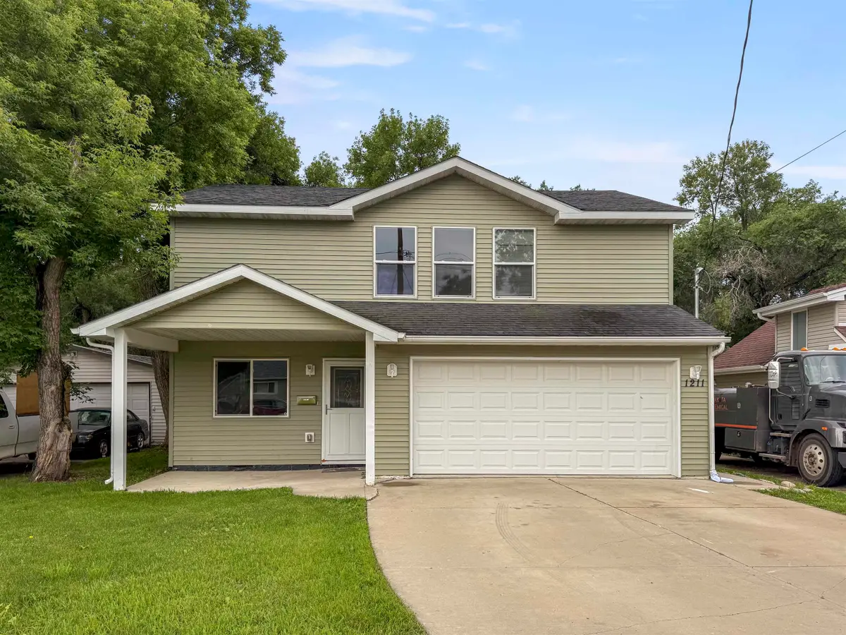 1211 5th Ave NW, Minot, ND 58703 - #1