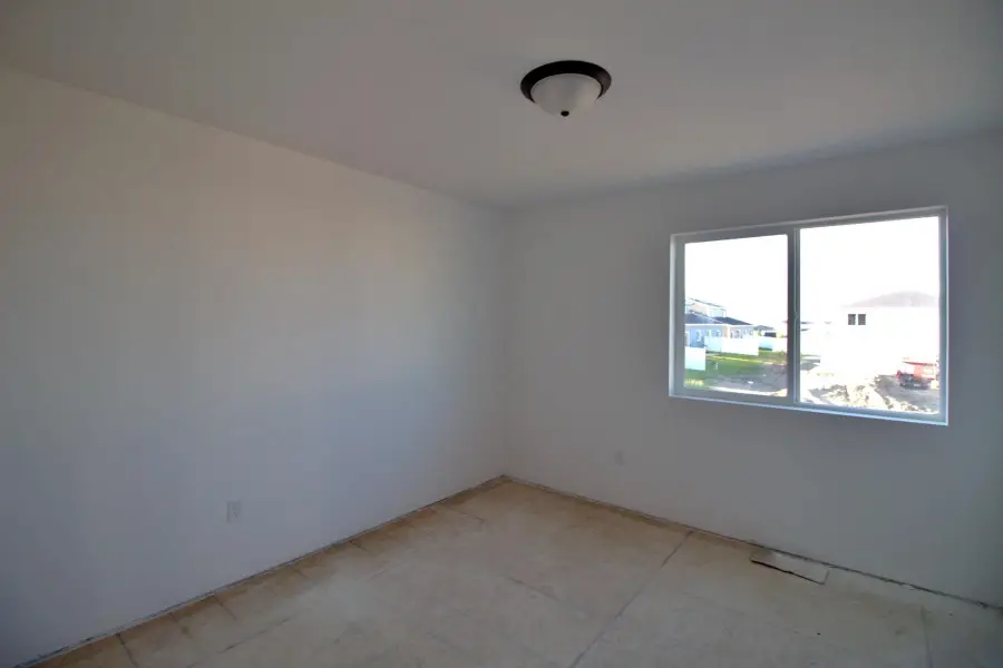 2433 Landmark Dr, Minot, ND 58703 - #3