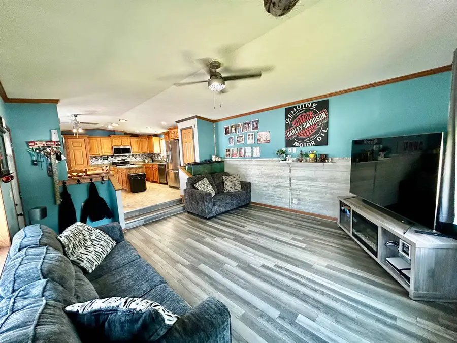406 31ST AVE SE, Minot, ND 58701 - #3