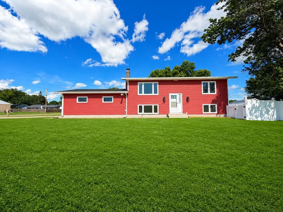 2509 4th Ave. NW, Minot, ND 58703 - #2