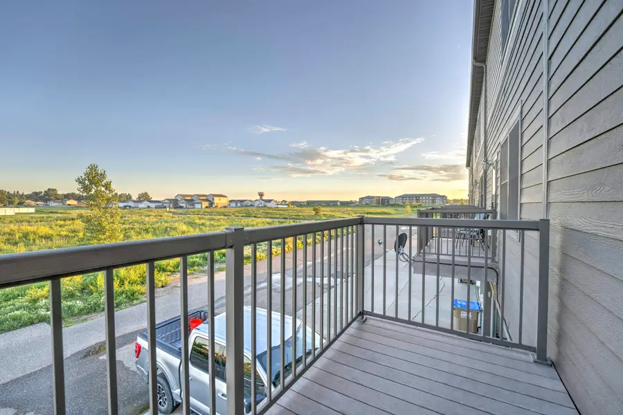 2935 8th St NW, Minot, ND 58703 - #3
