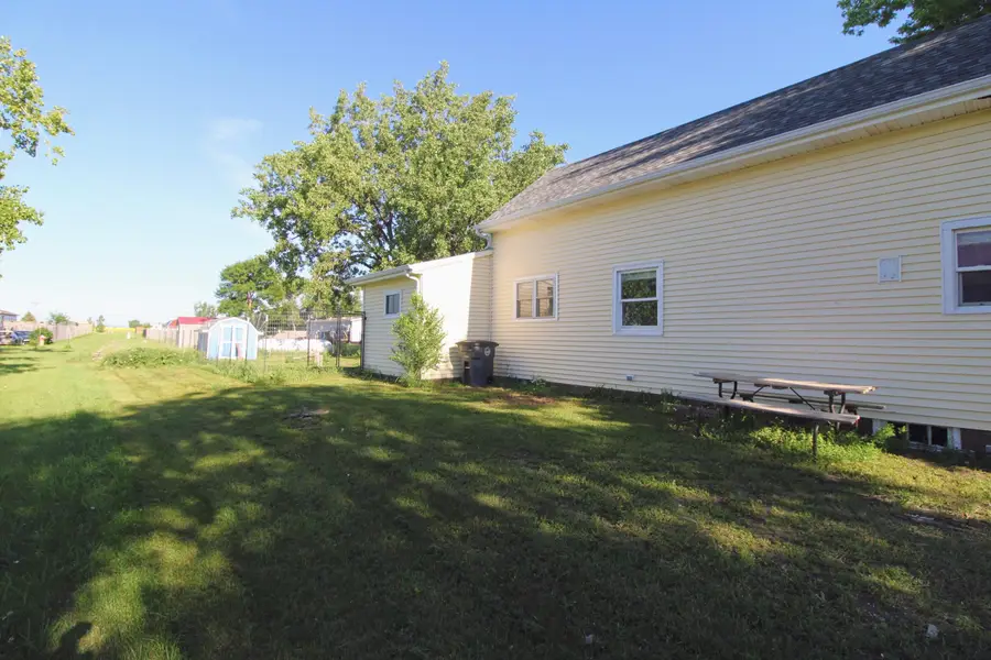 207 N 1st Ave, Glenburn, ND 58740 - #2