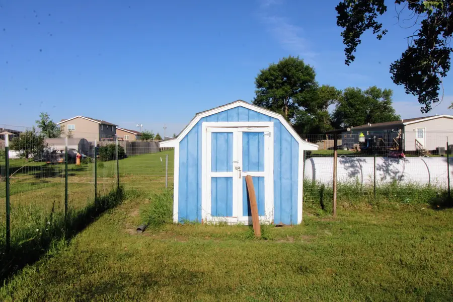 207 N 1st Ave, Glenburn, ND 58740 - #3