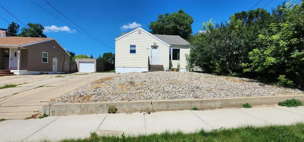 815 9th Ave NE, Minot, ND 58703 - #1
