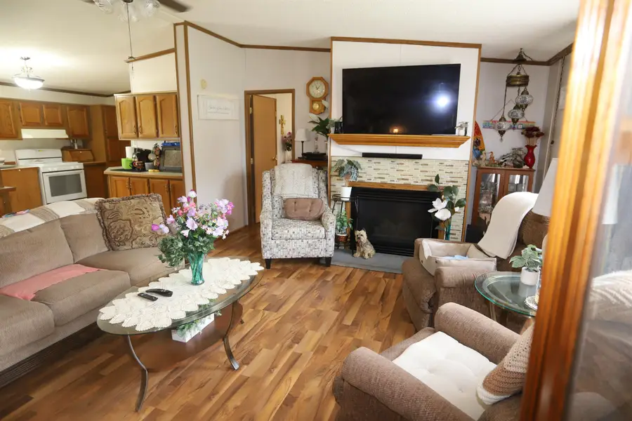 2909 1st ST SE, Minot, ND 58701 - #2