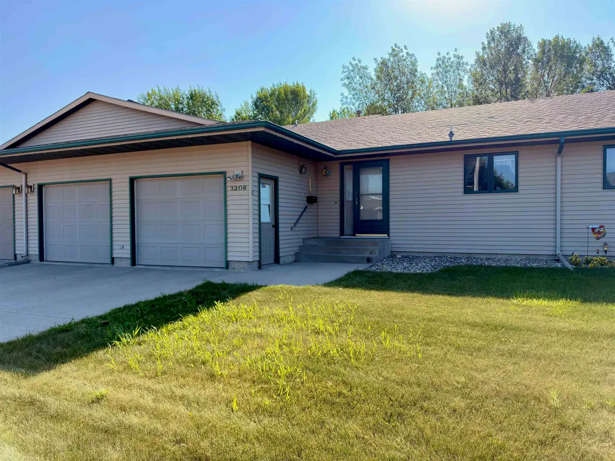 3208 4th St SW, Minot, ND 58701 - #1
