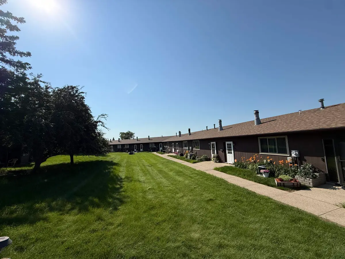 1515 16th St NW, Minot, ND 58703 - #1