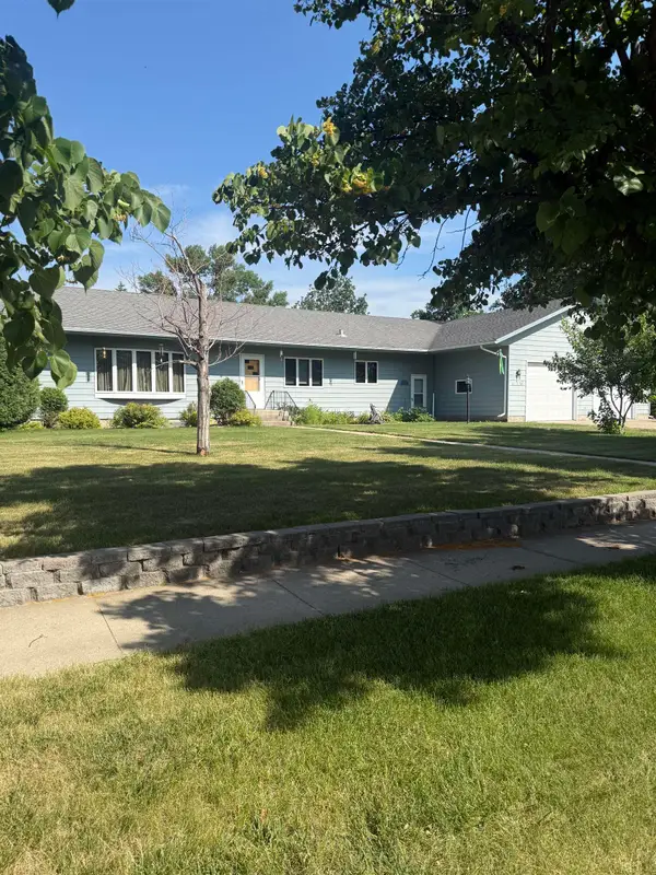 416 W 2nd St, Velva, ND 58790