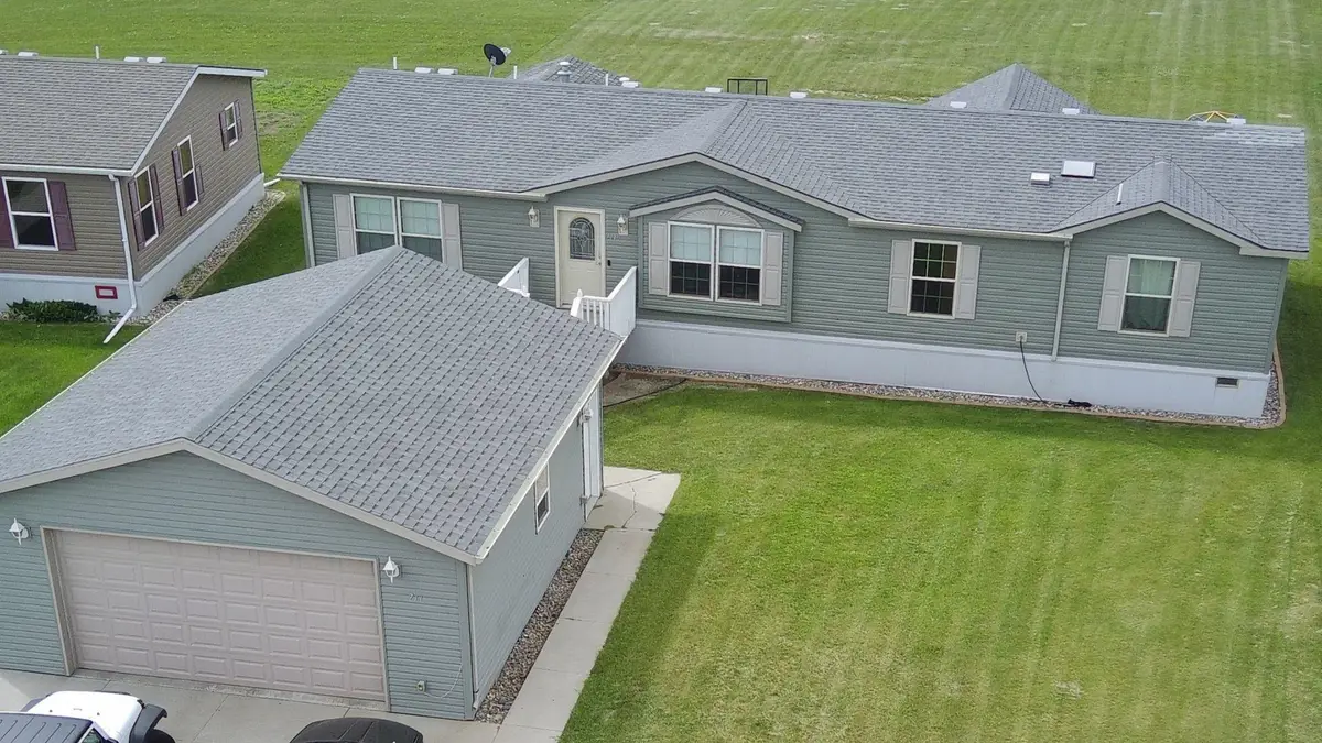 711 Aster Loop, Minot, ND 58701 - #1