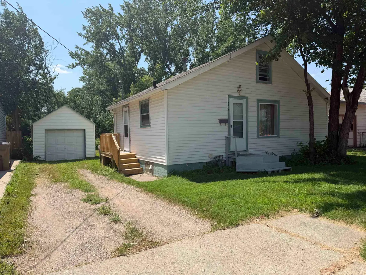 604 7TH AVE NE, Minot, ND 58703 - #1