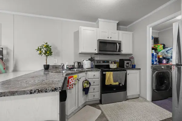 405 SE 31st Ave, Minot, ND 58701